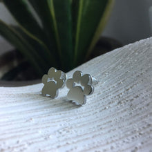 Load image into Gallery viewer, Paw Print Earrings